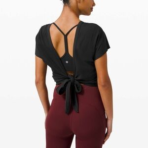 LULULEMON | It’s a Tie Wrap Shirt